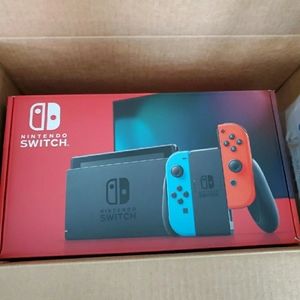 [SOLD] Nintendo Switch V2 (Blue/Red)